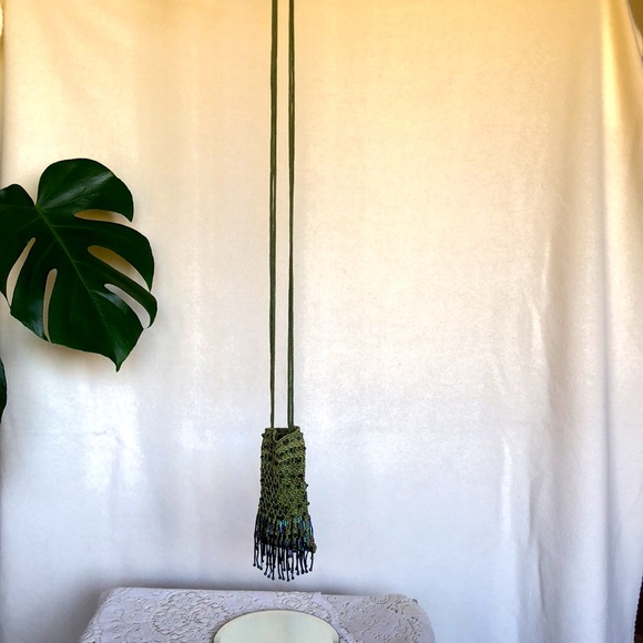 Crocheted and beaded tiny purse, cinch top…green and purple tones…lined in green - Picture 7 of 7